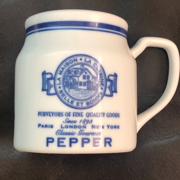 💙VTG Belle Et Bonne Farmhouse Style Pepper Shaker - Picture 2 of 6